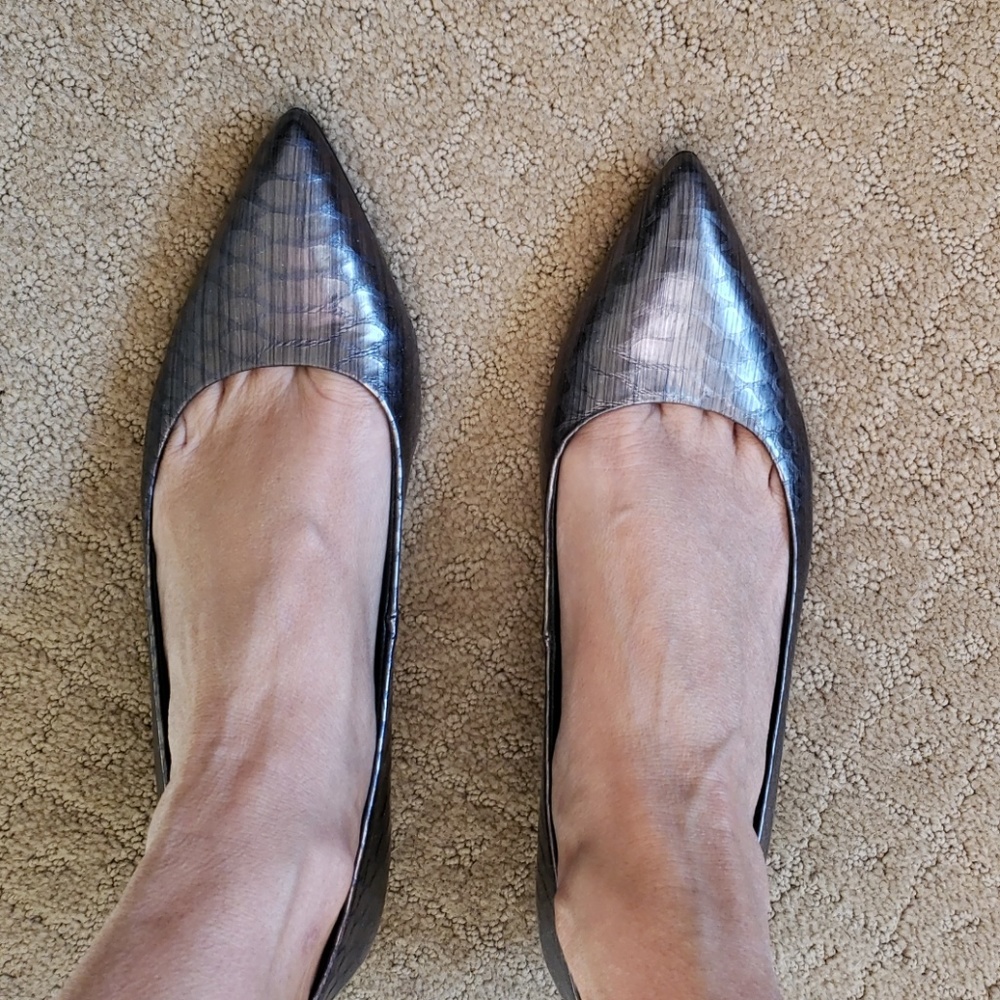 Donald J Pliner kitten heels